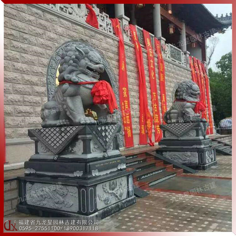 守門(mén)石獅子