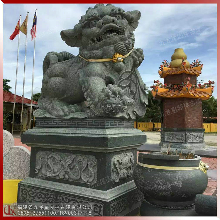 守門(mén)石獅子